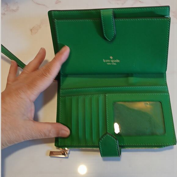 NWT - Kate Spade Staci Saffiano Leather Phone Wallet Wristlet in Green - Picture 9 of 13